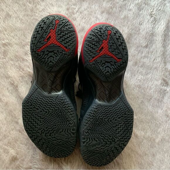 Men’s Nike Air Jordan XXXVII Low Size 12 black/red basketball shoe - Picture 8 of 9